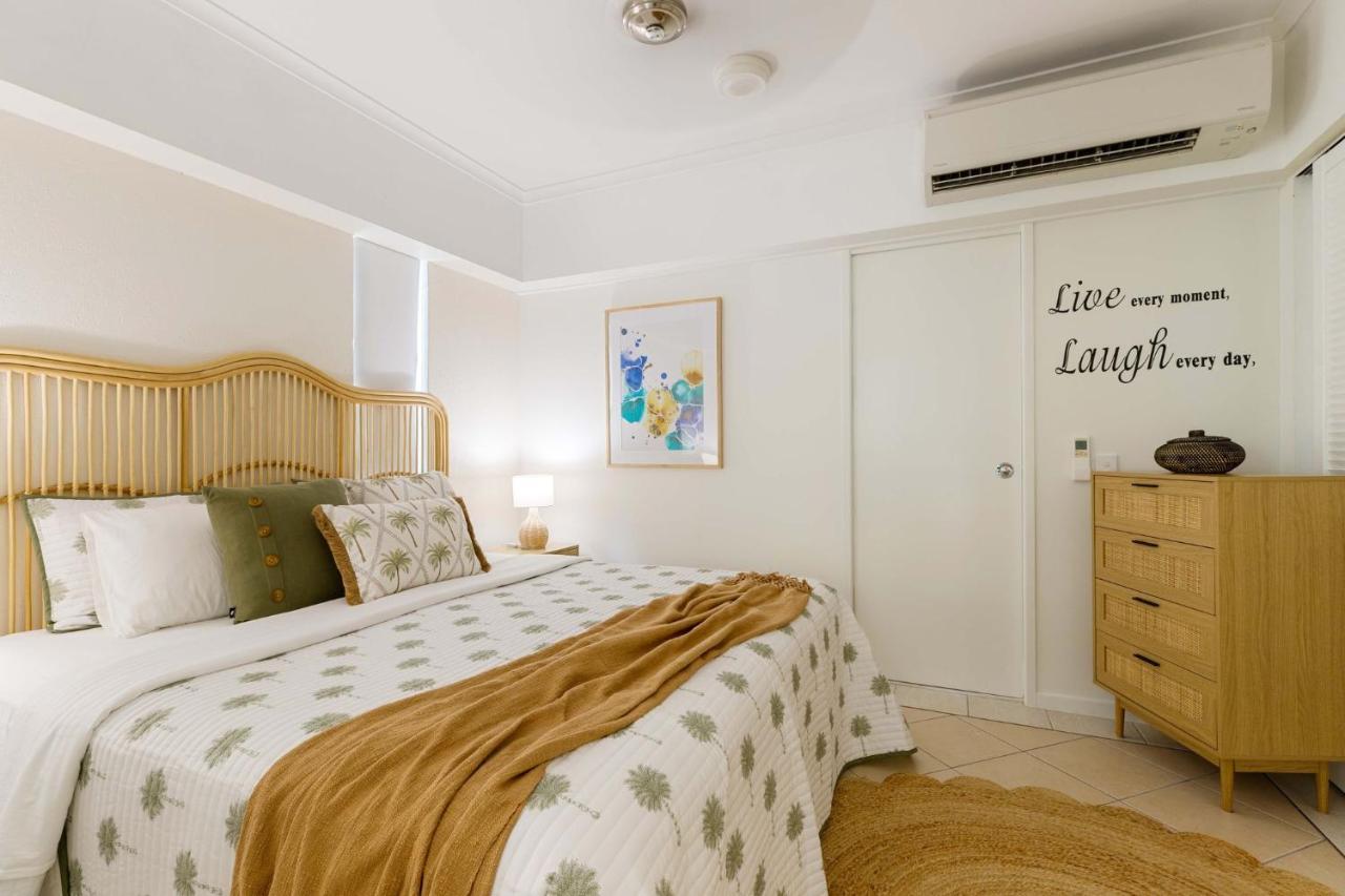 Oasis Luxe On Macrossan Street - Stylish Residence Port Douglas Extérieur photo